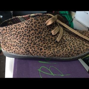 Brand New Blowfish Cheetah Print Soft Booties